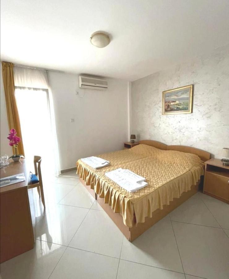 Hotel Suzana Budva Exterior photo