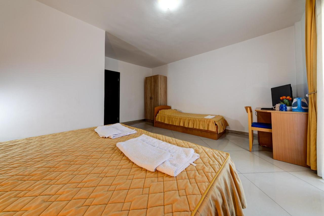 Hotel Suzana Budva Exterior photo