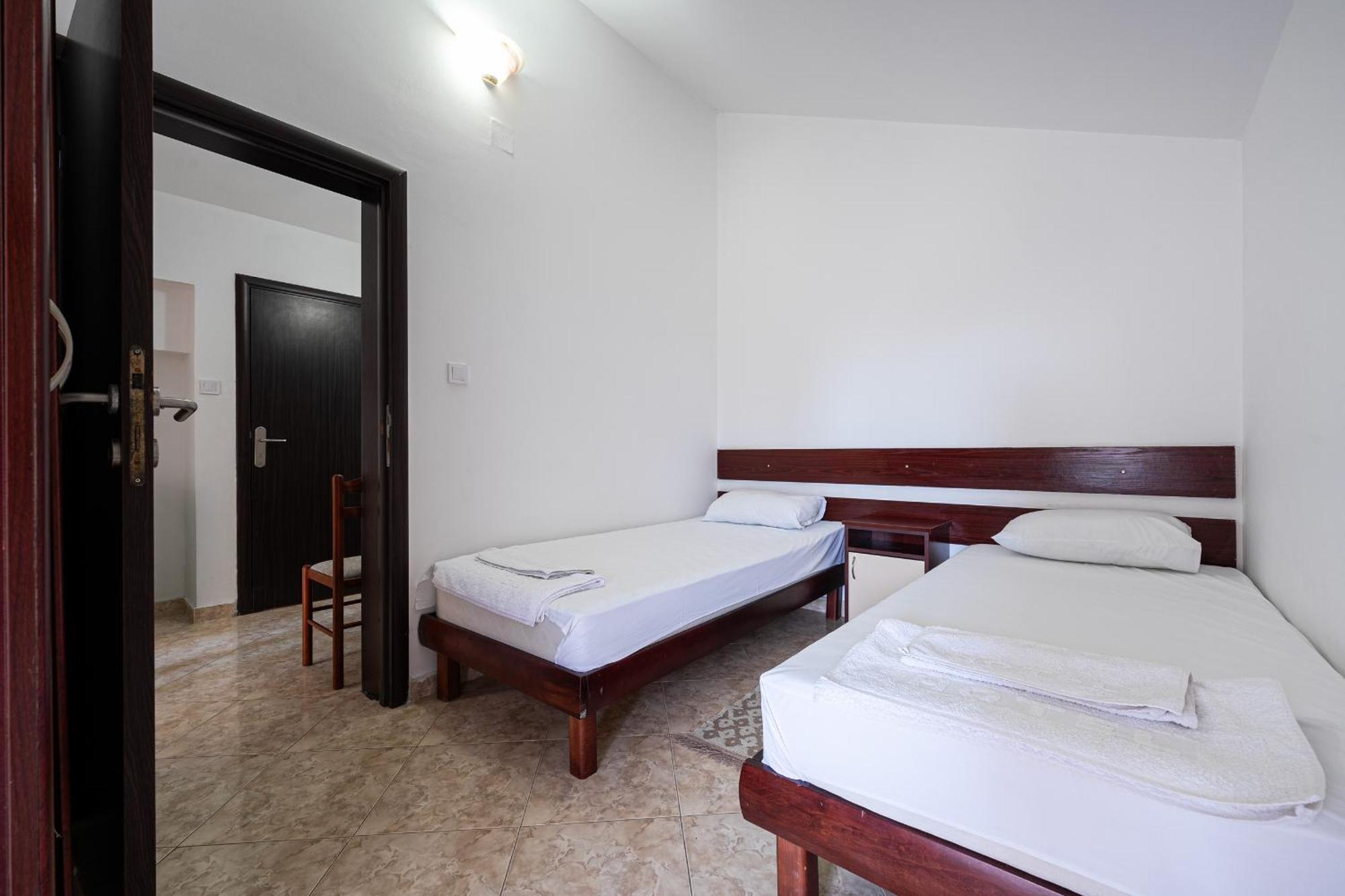 Hotel Suzana Budva Exterior photo